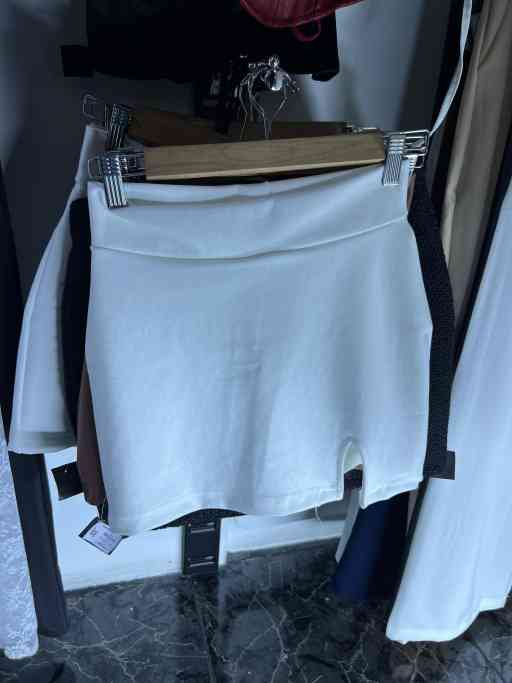 Falda Recta Blanca