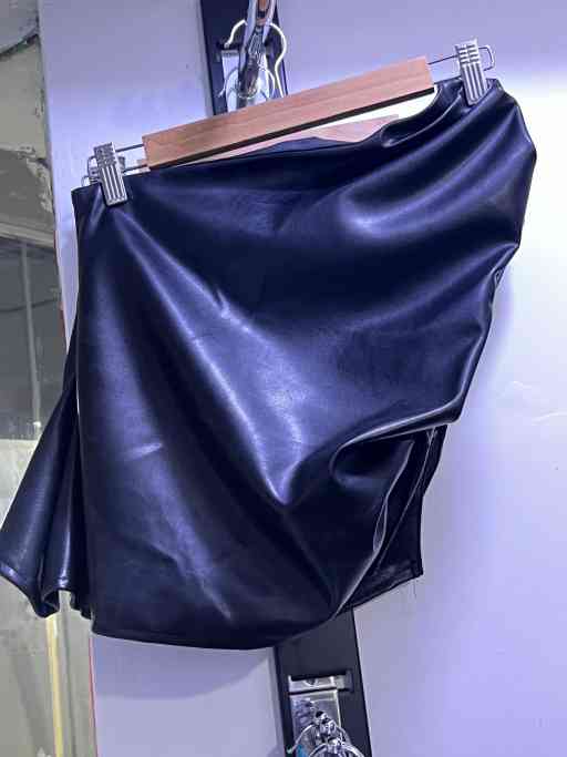 Top Asimetrico Cuerina